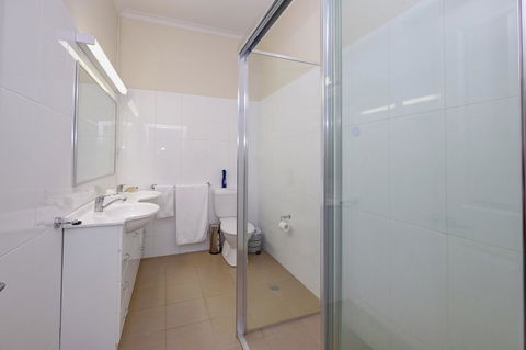 Lakes And Ocean Hotel Forster - Accommodation Daintree 2