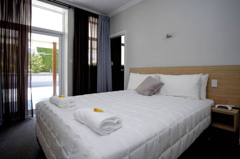Lakes And Ocean Hotel Forster - Accommodation Daintree 20