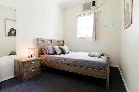 Mad Monkey Broadway - Accommodation Daintree 1