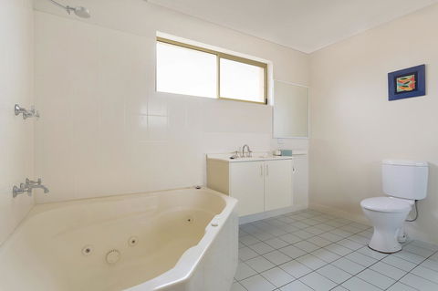 Baywatch Apartments Merimbula - Accommodation Daintree 15
