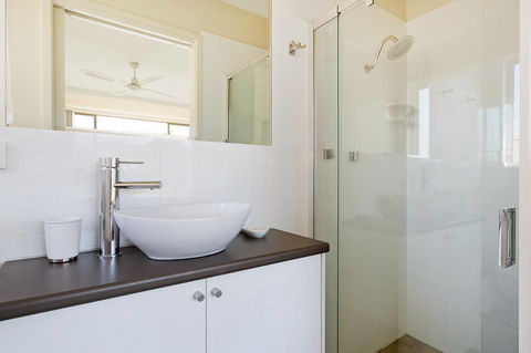 Baywatch Apartments Merimbula - Accommodation Daintree 13