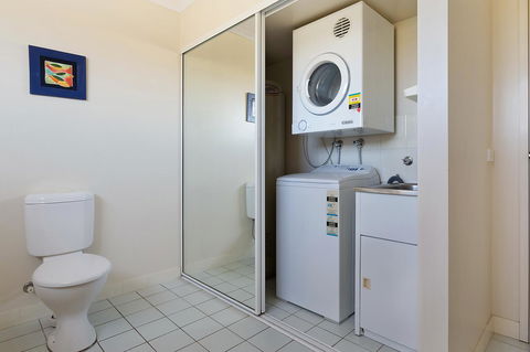 Baywatch Apartments Merimbula - Accommodation Daintree 17