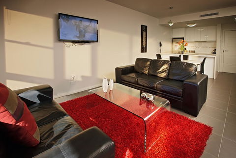 Charlestown Executive Apartments - Accommodation Daintree 10