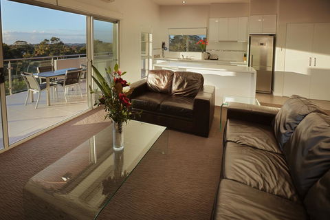 Charlestown Executive Apartments - Accommodation Daintree 13