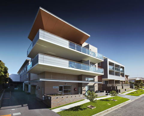 Charlestown Executive Apartments - Accommodation Daintree 34