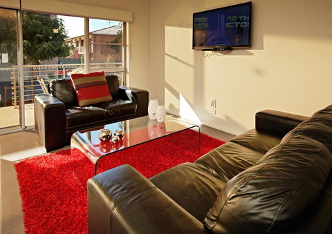 Charlestown Executive Apartments - Accommodation Daintree 17