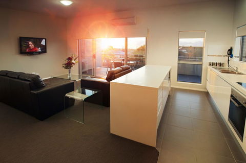 Charlestown Executive Apartments - Accommodation Daintree 26