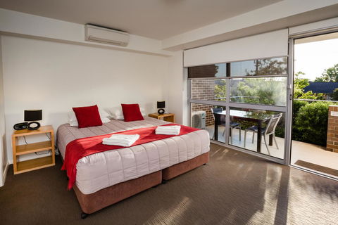 Charlestown Executive Apartments - Accommodation Daintree 7