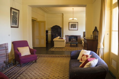 Hillview Heritage Hotel - Accommodation Daintree 11