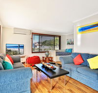 Sandy Toes Beach House Jervis Bay - 2min to Beach - Accommodation Daintree