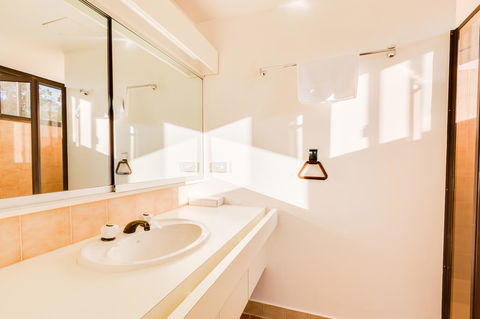 Pacific Towers Beach Resort - Accommodation Daintree 28