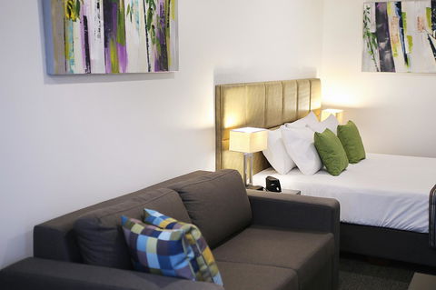 Best Western Plus Bolton On The Park - Accommodation Daintree 25