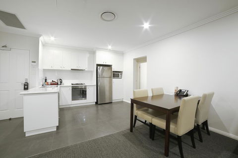 Best Western Plus Bolton On The Park - Accommodation Daintree 22