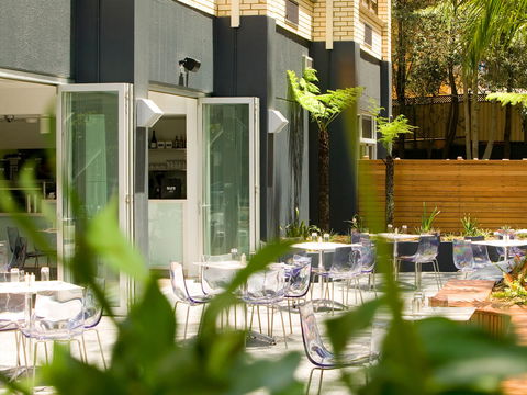 Hotel Urban St Leonards - Accommodation Daintree 2