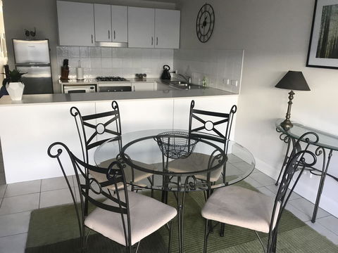 Travers Street Apartment - Accommodation Daintree 4