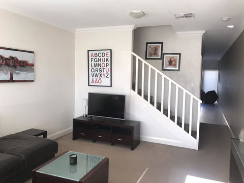 Travers Street Apartment - Accommodation Daintree 6