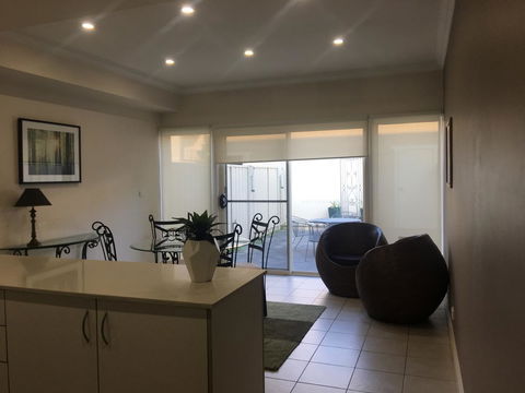 Travers Street Apartment - Accommodation Daintree 1