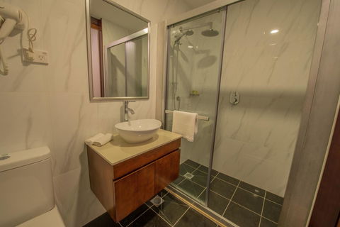 Megaboom City Hotel - Accommodation Daintree 32