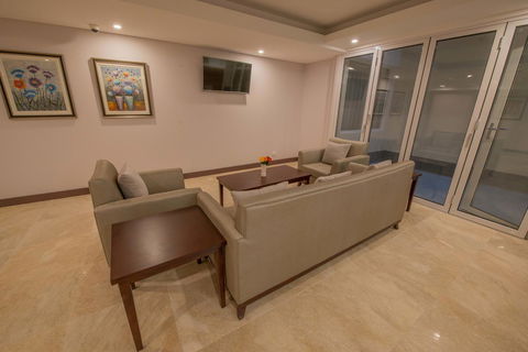Megaboom City Hotel - Accommodation Daintree 35