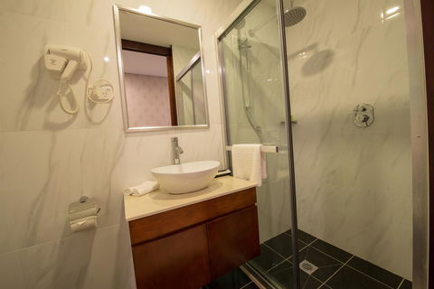 Megaboom City Hotel - Accommodation Daintree 23