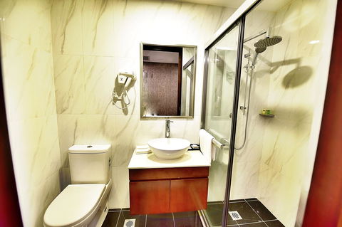 Megaboom City Hotel - Accommodation Daintree 12