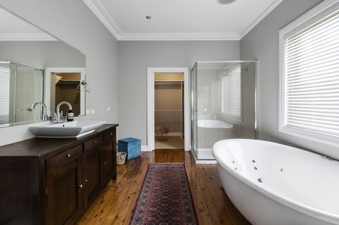 The Spa Cottage With HotTub, Netflix & Stan - Accommodation Daintree 12