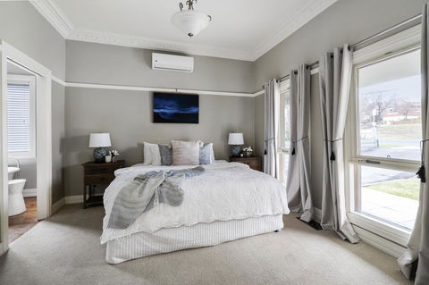 The Spa Cottage With HotTub, Netflix & Stan - Accommodation Daintree 13