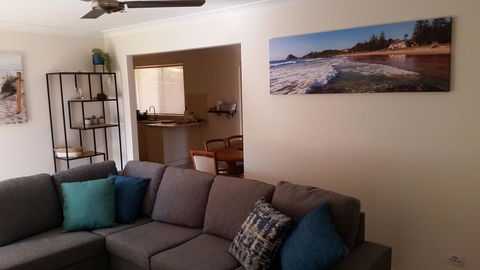 Twin Palms Holiday House At Lighthouse - Accommodation Daintree 9