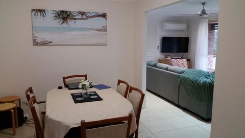 Twin Palms Holiday House At Lighthouse - Accommodation Daintree 2