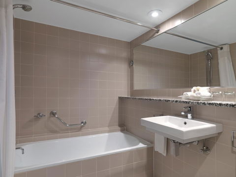 Crowne Plaza Sydney Airport, An IHG Hotel - Accommodation Daintree 26