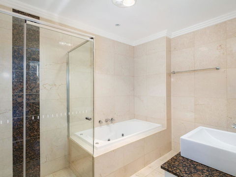 Regatta 13 - Accommodation Daintree 6