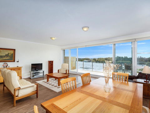 Regatta 13 - Accommodation Daintree 5