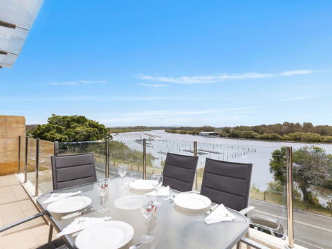 Regatta 13 - Accommodation Daintree 0