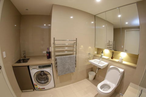 Olympic Park Sunshine 2 Bedrooms Apts With Private Parking - Accommodation Daintree 16