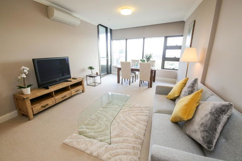 Olympic Park Sunshine 2 Bedrooms Apts With Private Parking - Accommodation Daintree 13