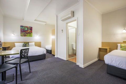Boomerang Hotel - Accommodation Daintree 2