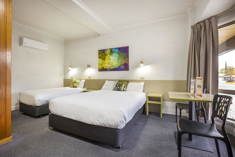 Boomerang Hotel - Accommodation Daintree 11