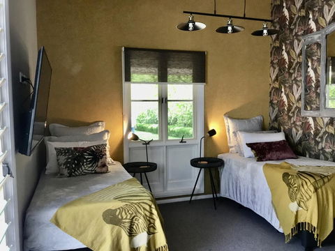 Chanticleer Gardens Barn Cottage With A Pool - Accommodation Daintree 6