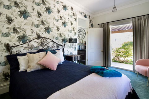 Chanticleer Gardens Barn Cottage With A Pool - Accommodation Daintree 35