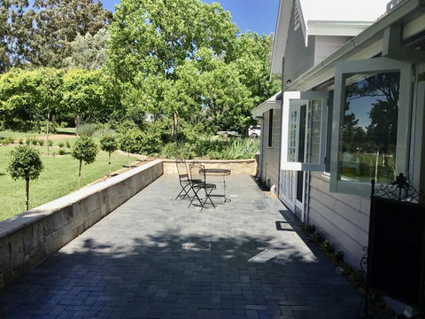 Chanticleer Gardens Barn Cottage With A Pool - Accommodation Daintree 4
