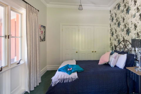 Chanticleer Gardens Barn Cottage With A Pool - Accommodation Daintree 40