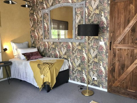Chanticleer Gardens Barn Cottage With A Pool - Accommodation Daintree 2