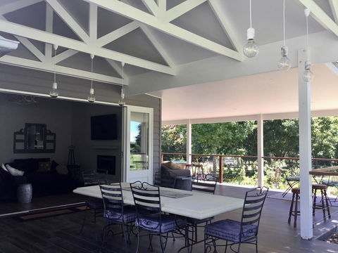 Chanticleer Gardens Barn Cottage With A Pool - Accommodation Daintree 11