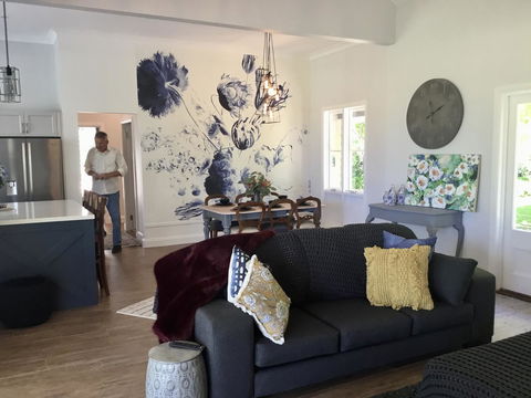Chanticleer Gardens Barn Cottage With A Pool - Accommodation Daintree 13