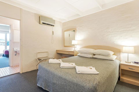 Black Dolphin Resort Motel & Apartments - Accommodation Daintree 18