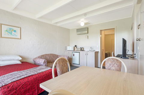 Black Dolphin Resort Motel & Apartments - Accommodation Daintree 14