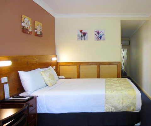 Highway Motor Inn Taree - Accommodation Daintree 0