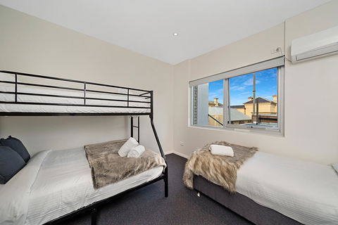 Carlton Suites - Accommodation Daintree 22