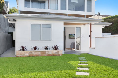 Modern Guest House - Accommodation Daintree 2
