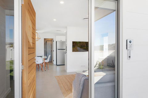 Modern Guest House - Accommodation Daintree 6